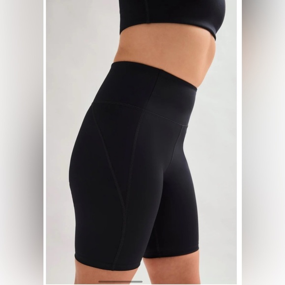 Girlfriend Collective High Waist Bike Shorts in Black Size Small, NWT - Picture 3 of 9